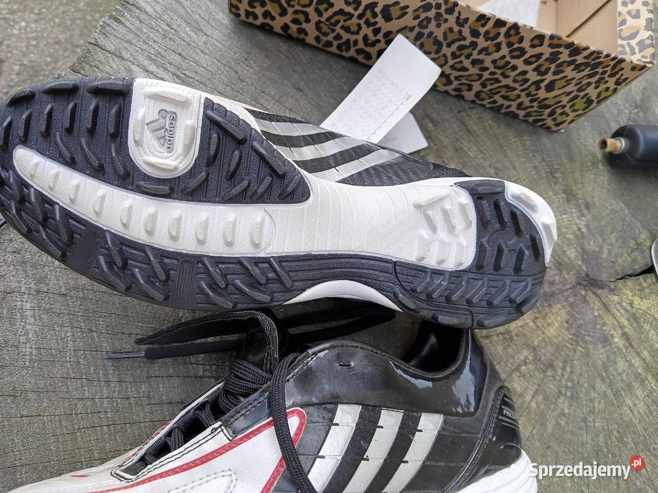 Nowe buty piłkarskie Adidas Predator rozmiar UK