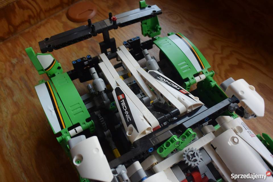 RACE CAR 24 HOURS LEGO TECHNIC 42039 Model 2 w 1 Samochody i pojazdy łódzkie Łódź