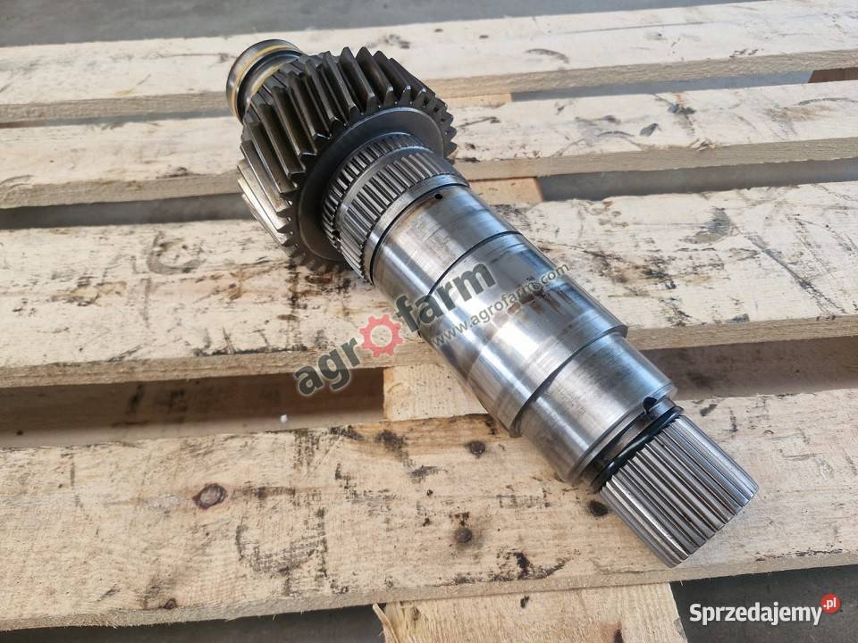Wałek Case Magnum 235 250 260 280