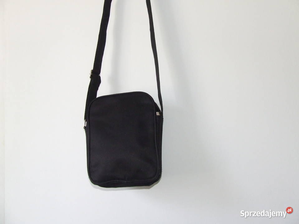 Materiałowa czarna torba na ramię ramię Oborniki Śląskie