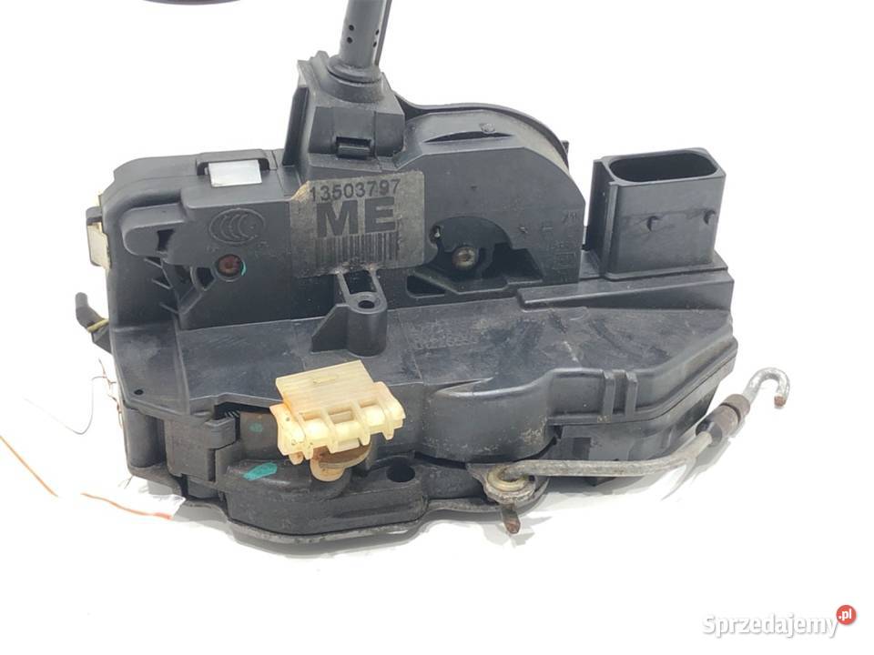 ZAMEK DRZWI LEWY PRZÓD OPEL INSIGNIA A Hatchback