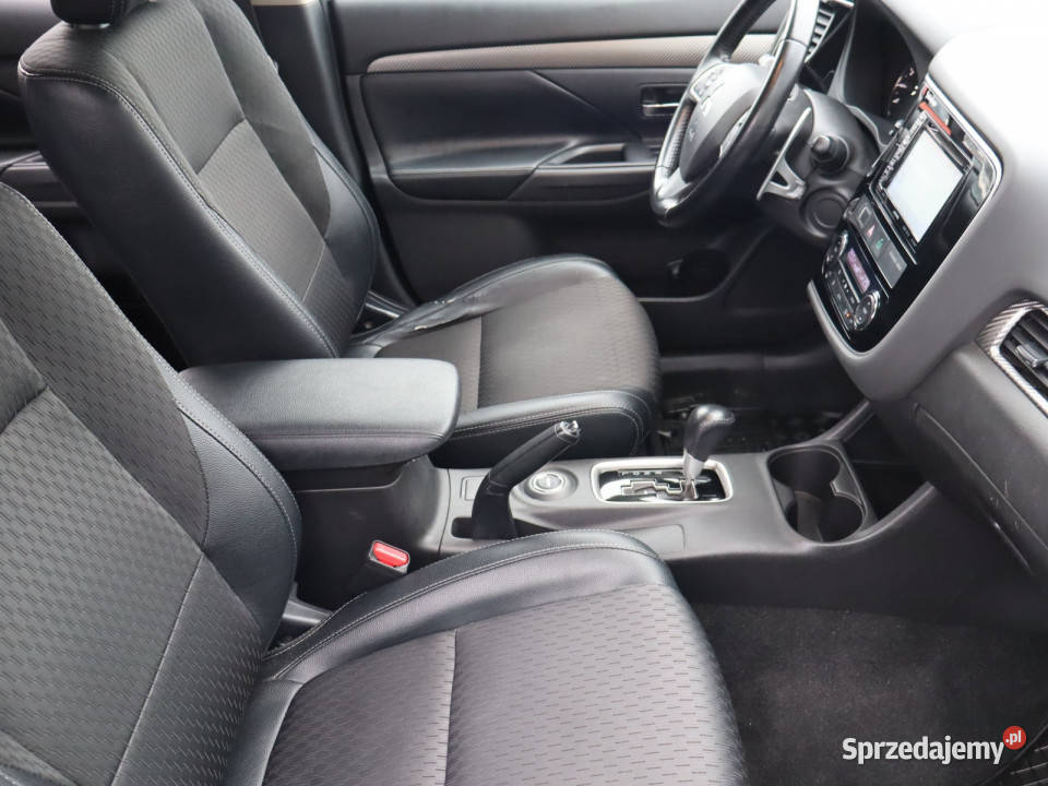 Mitsubishi Outlander 20 Rok produkcji 2015 Katowice