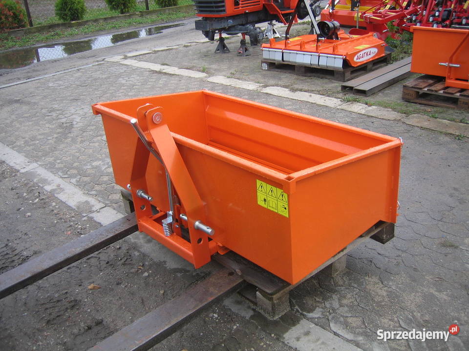 Transporter kosz z wywrotem do kubota iseki nieuszkodzony Przyczepy rolnicze sprzedam