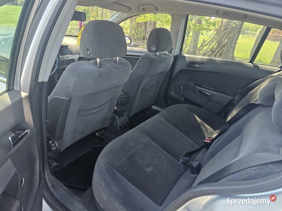 Opel Astra 14 niski przebieg Rok produkcji 2004 łódzkie