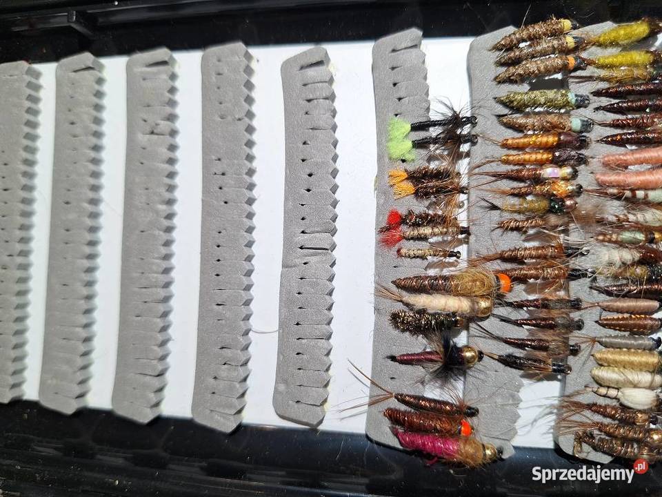 Przynęty wędkarskie Muchowe 230 sztuk pudełko Sosnowiec