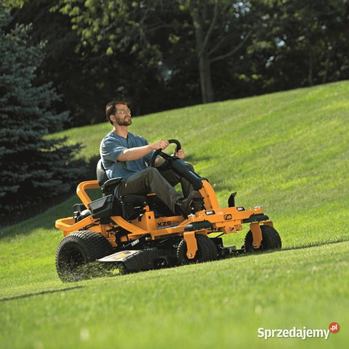 Cub Cadet Zero Turn XZ6 S127 Ultima traktor Tuchom