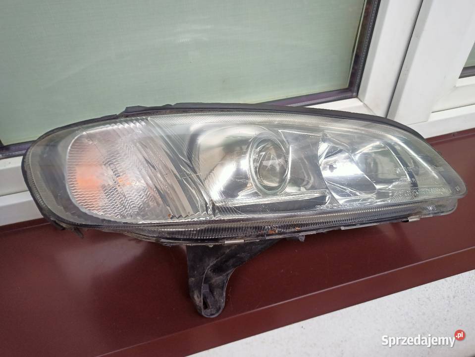 Opel Omega B lampa przednia prawa reflektor Sieradz