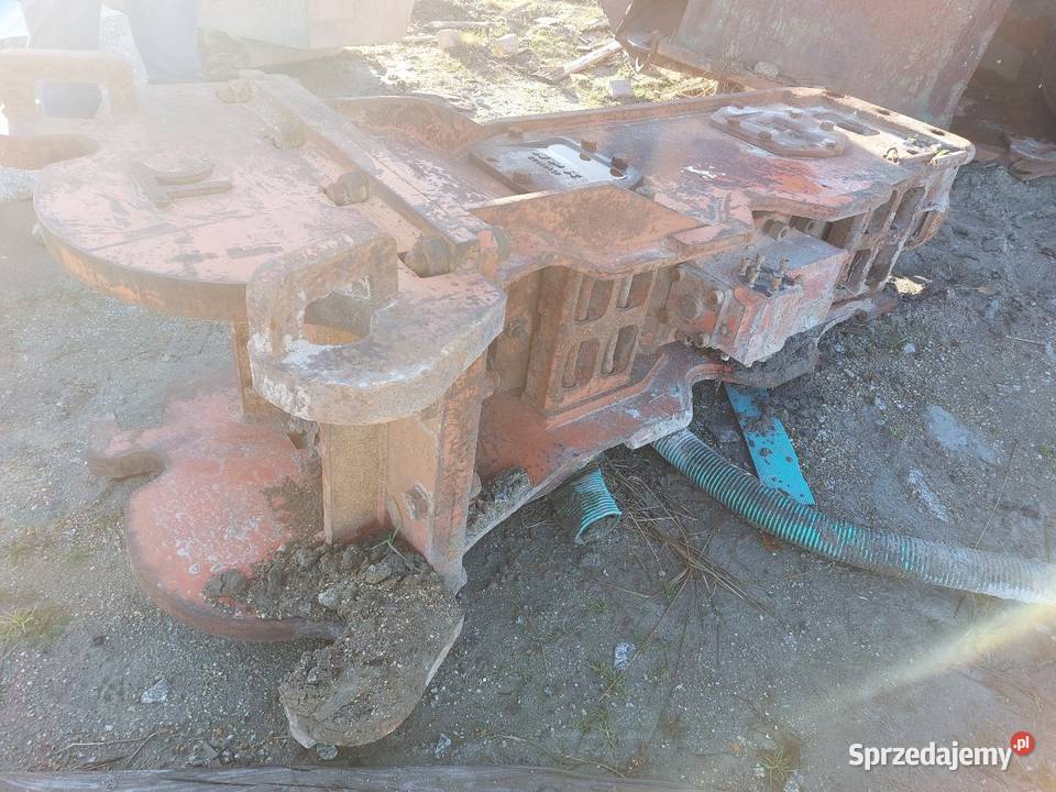 Młot wyburzeniowy NPK 50010417 waga 2 5 tony Rok produkcji 2000 Legnica