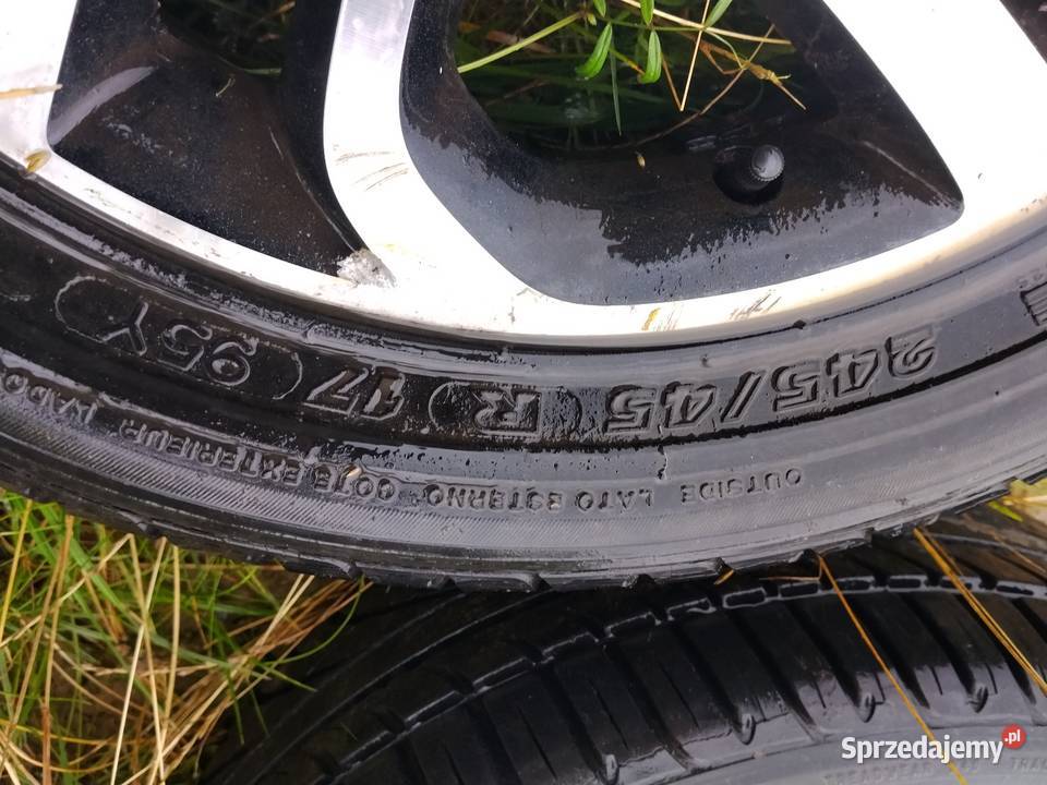 Na sprzedaż felga aluminiowa z oponą widoczna na Sierpc