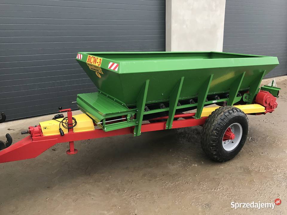 Rozsiewacz wapna nawozu Piast RCW3 kujawsko-pomorskie Długie