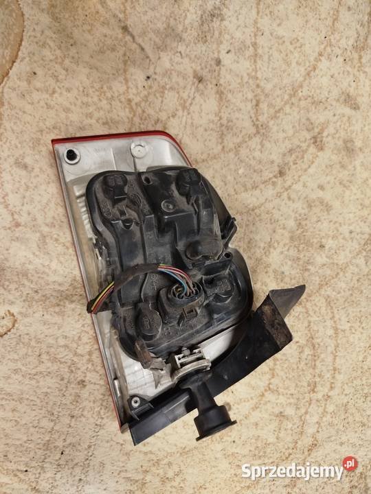 Lampa prawa tył Audi A4 B7 sedan mazowieckie sprzedam
