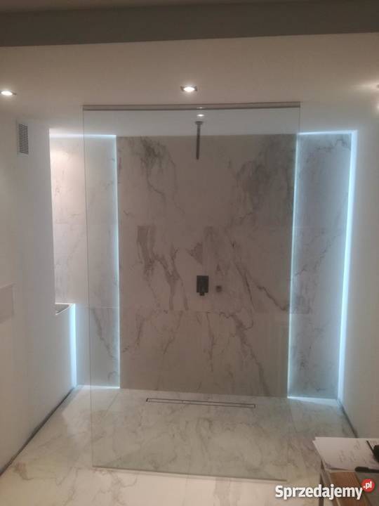 KoMpLeKsOwE UsŁuGi SzKlArSkIe Nowy Sącz