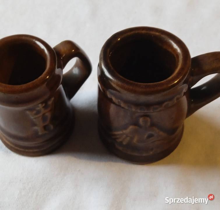 Dwa miniaturowe ceramiczne kufelki ozdobnePRL Porcelana i szkło wielkopolskie Koźminek