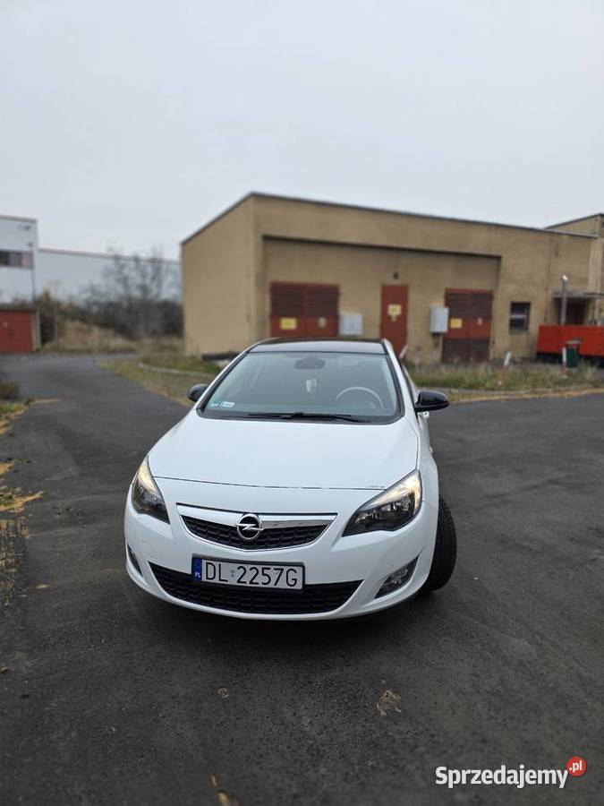 Opel Astra J 2021 14 Benz Hatchback gniazdo USB Legnica