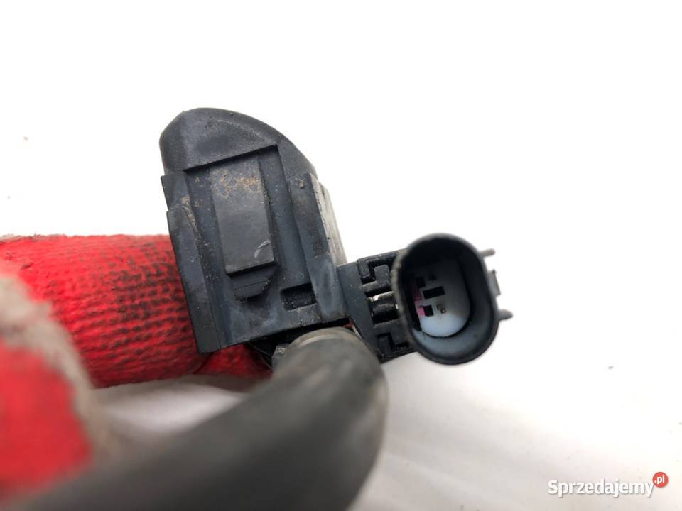 DYSZE SPRYSKIWACZY Z MASKI MERCEDES C215 9906 Dysze spryskiwaczy