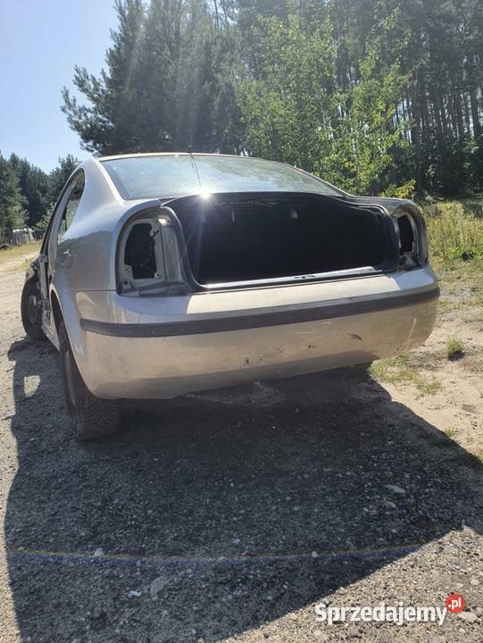 Tylny zderzak z czujnikami Skoda Superb 2003rkod osobowe Gostynin
