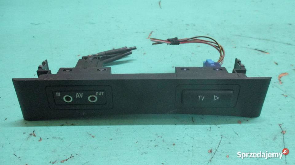 BMW E38 LIFT 01r przełącznik TV AV 8212379