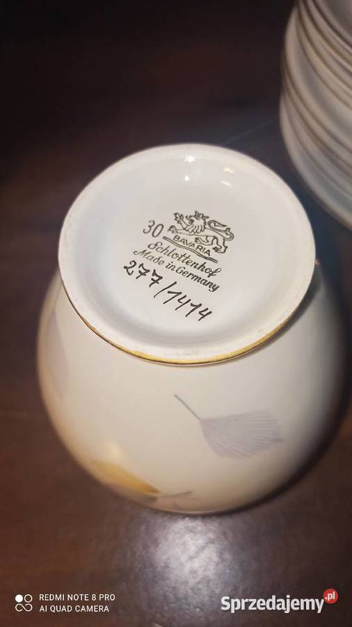 Wazonik sygnowany Schlottenhof Ecru Porcelana i szkło pomorskie Gdańsk