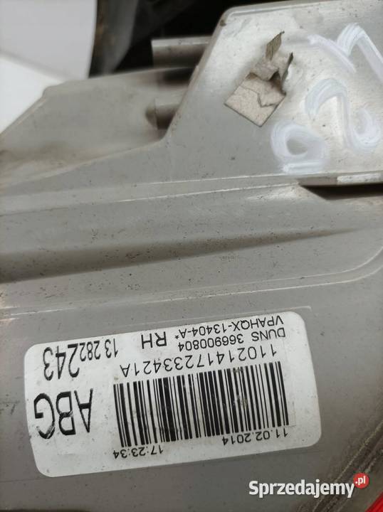 LAMPA TYŁ PRAWA KOMBI 13282243 Opel Astra IV