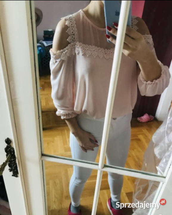 Bluzka z odkrytymi ramionami z siateczkową Kraków sprzedam
