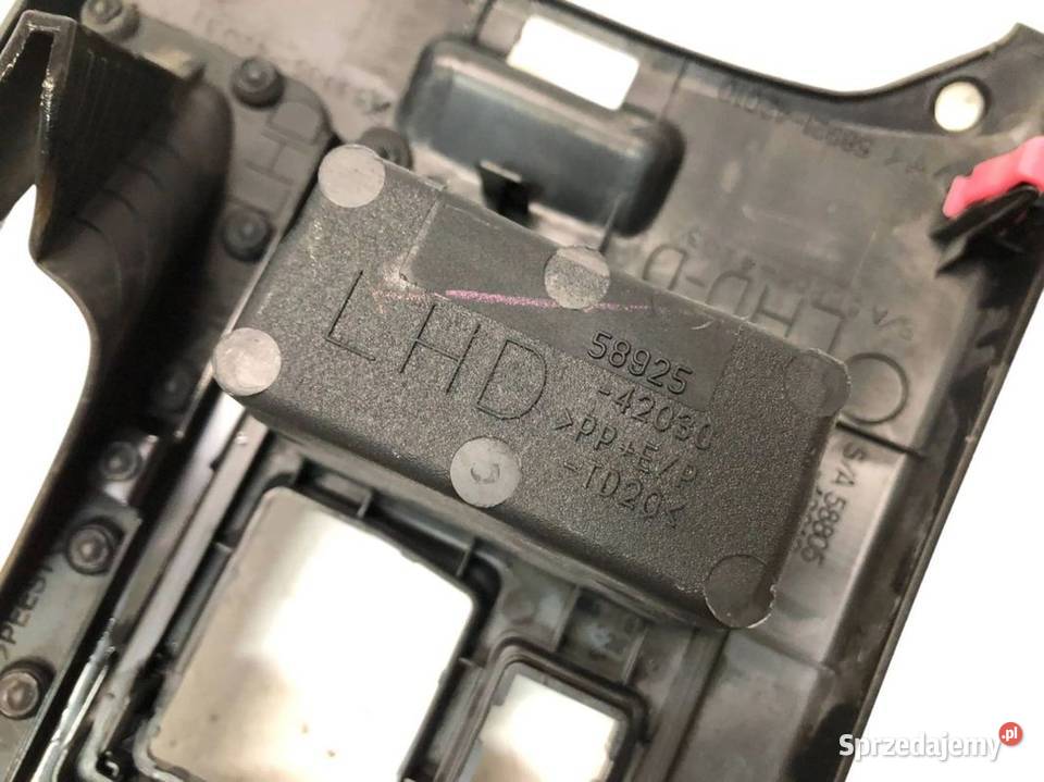 TOYOTA RAV4 III XA30 LIFT 22 D4D 2AD 150 2011R osobowe świętokrzyskie