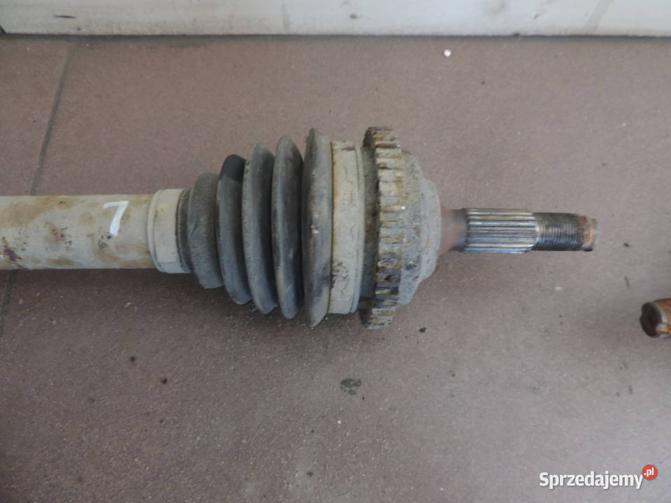 PÓŁOŚ LEWY PRZÓD PEUGEOT 206 14 8V Rok produkcji 2003 Układ napędowy Nowy Sącz