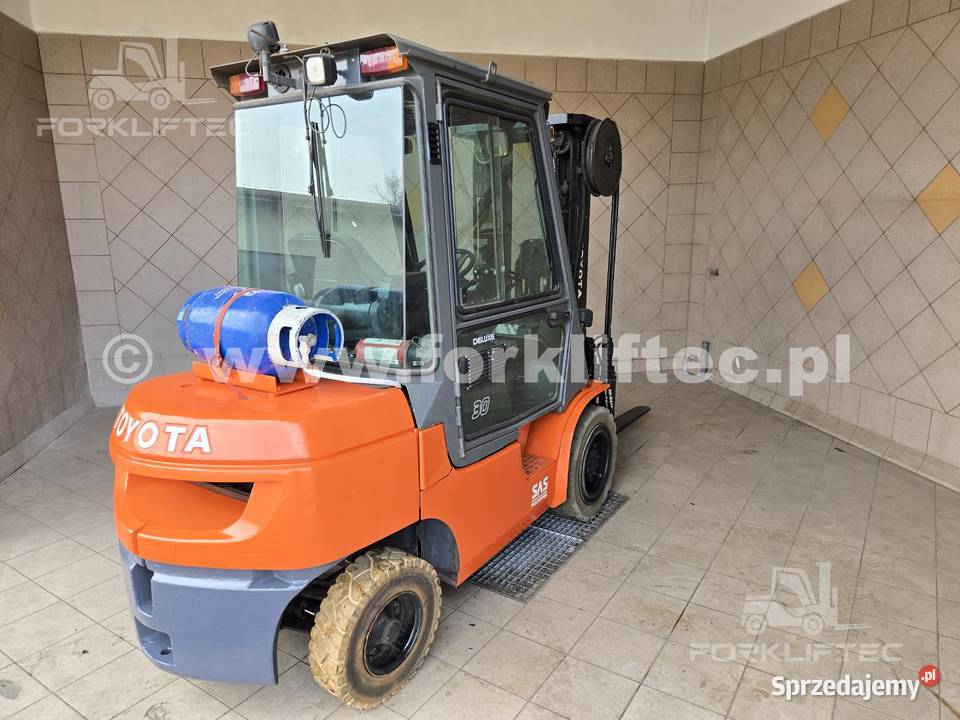 Wózek widłowy TOYOTA 7FGF30 Triplex Kabina sprzedam