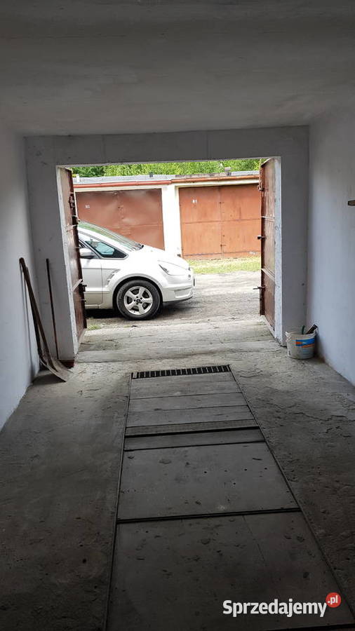 Garaż murowany w zabudowie szeregowej z kanałem murowany Sosnowiec