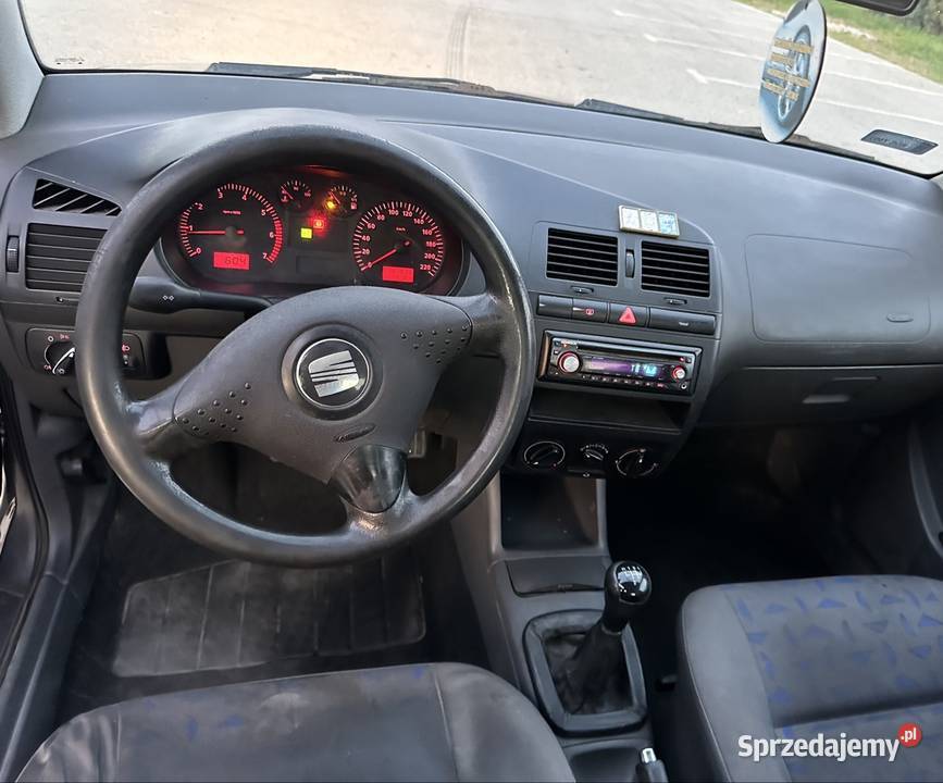 Seat cordoba 14 benzyna 2002r 4/5 sprzedam