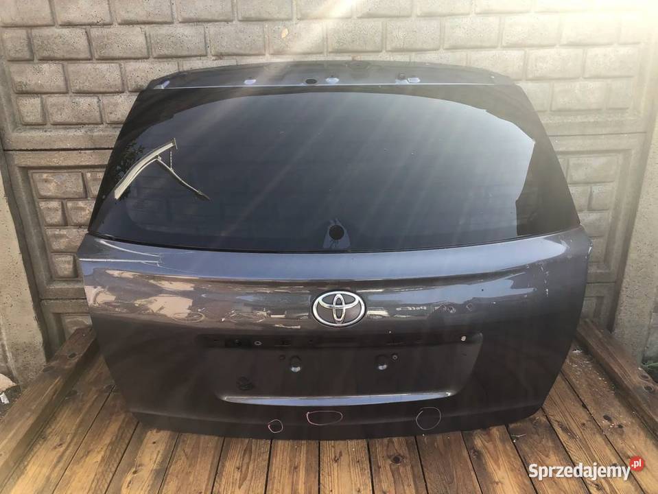 TOYOTA AVENSIS II T25 KOMBI 2007r TYLNA KLAPA osobowe świętokrzyskie Skarżysko-Kamienna