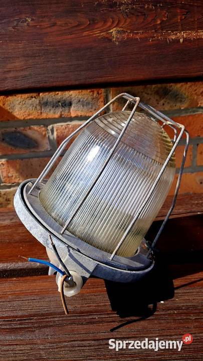Stara lampa przemysłowa Polamp Gdańsk C 150A Świecie