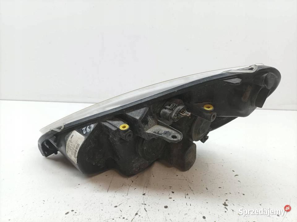 LAMPA PRZÓD PRAWA EU 6M2113W029AK Ford S I Oświetlenie