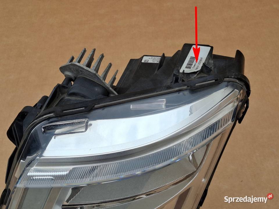 VOLVO FH4 FH 4 REFLEKTOR PRAWY BIXENON LAMPA Części samochodowe Bieleń sprzedam