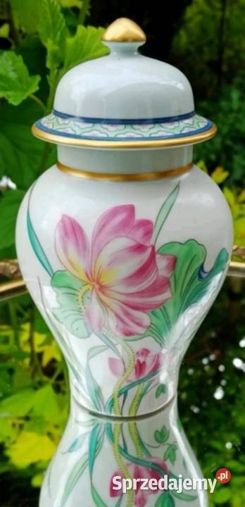 Porcelana zdobiona motywem róż Porcelana i szkło łódzkie Pabianice
