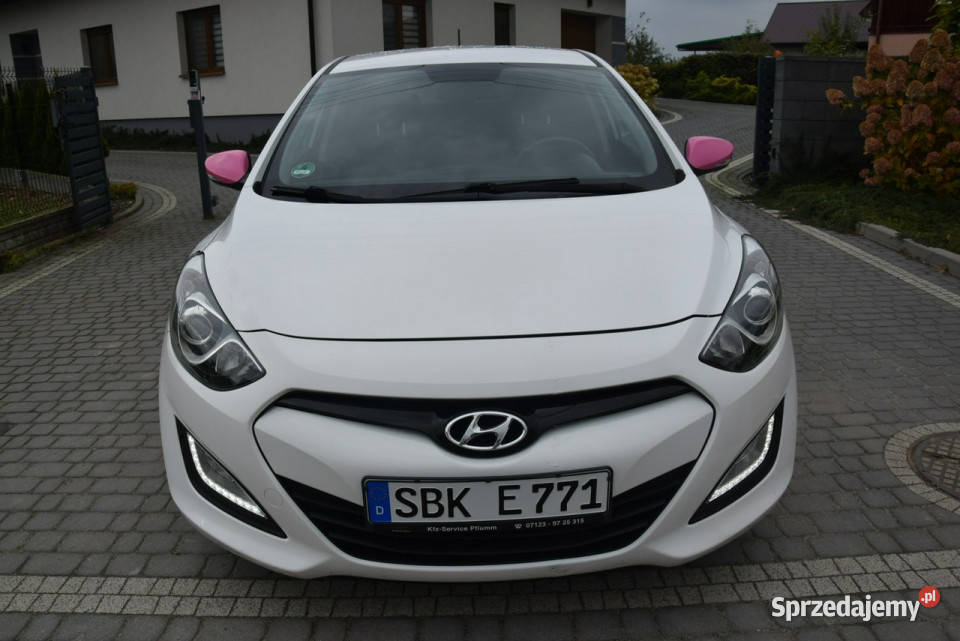 Hyundai i30 14B 2015r Navi Kamera 121 benzyna Majdan Sieniawski sprzedam