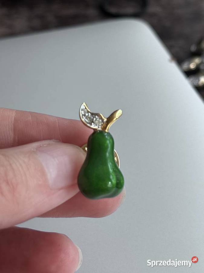 Gruszka przypinka CABOUCHON vintage Warszawa