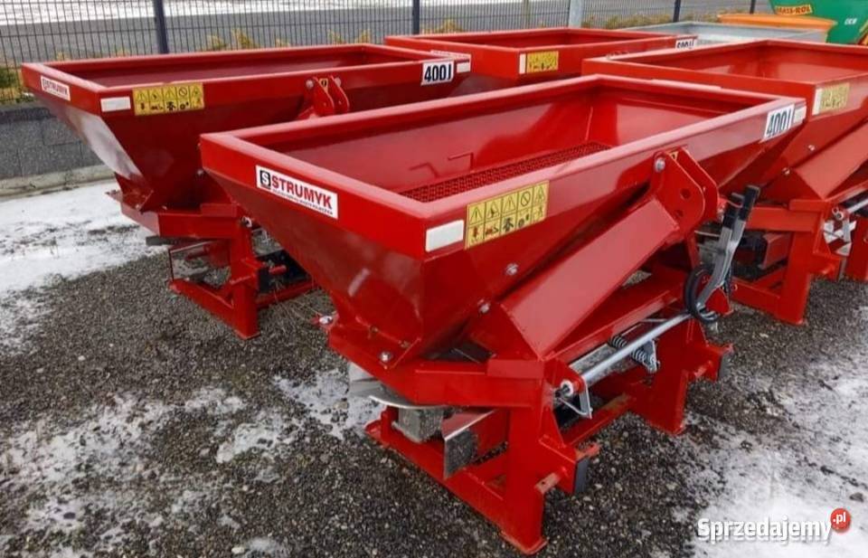 Rozsiewacz do nawozów firmy STRUMYK Przasnysz