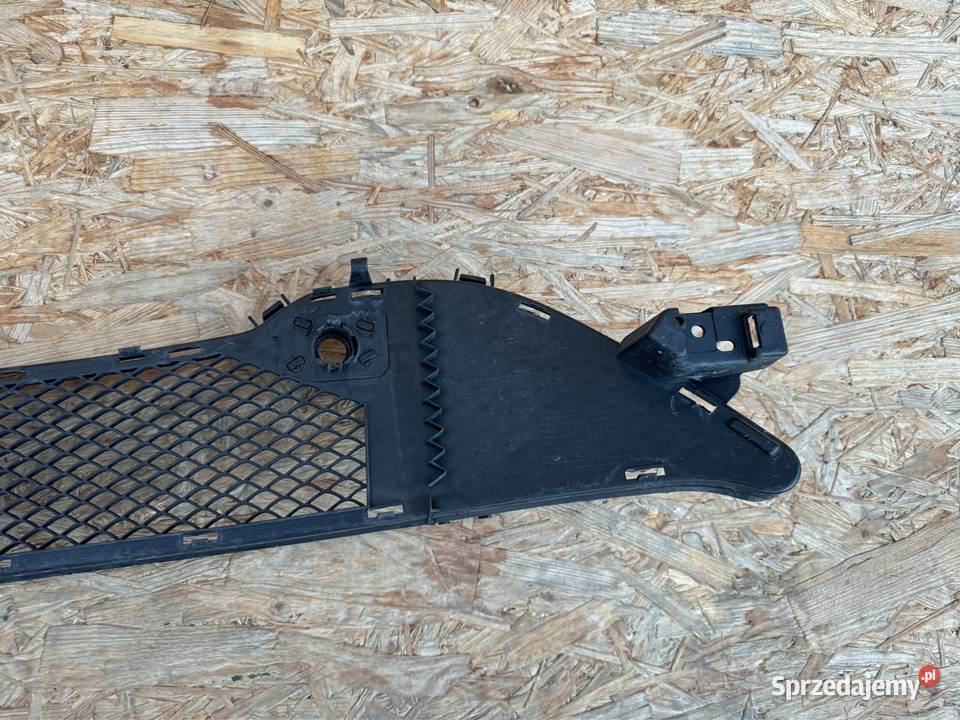 Środkowa kratka zderzaka przód cla w117 1317 Międzychód sprzedam