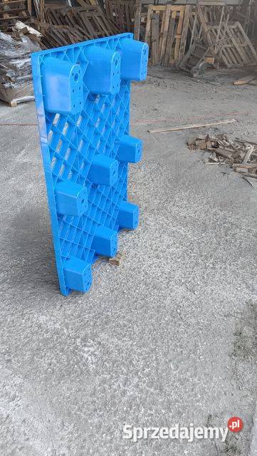 Palety plastikowe 120x80 solidne bez zniszczeń Radom