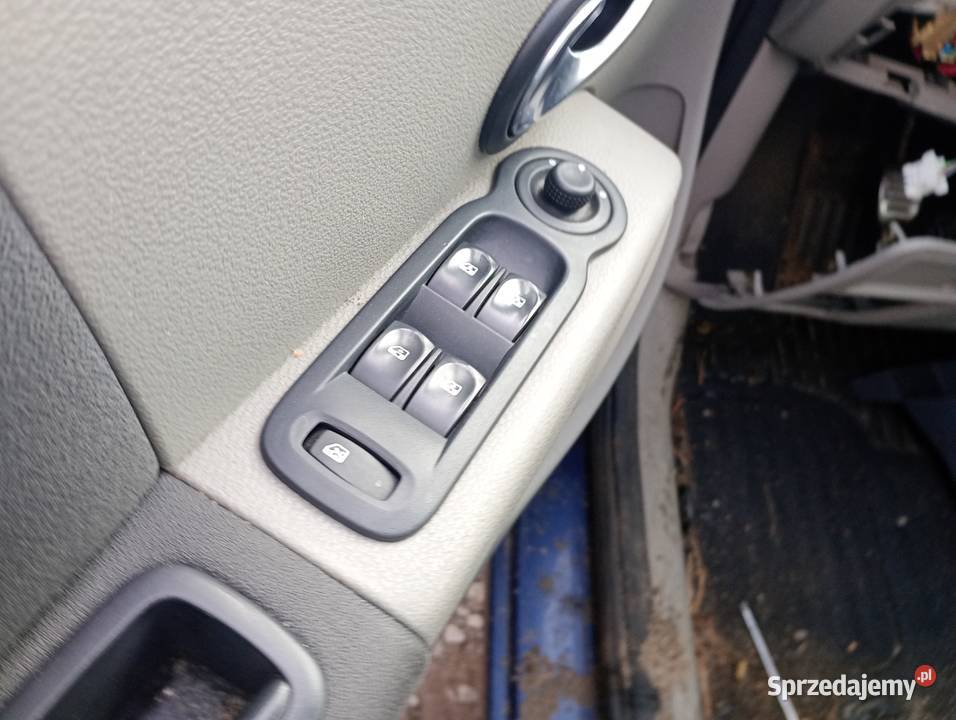 Renault Modus 16 fotel kierowcy części tramsport Wałbrzych
