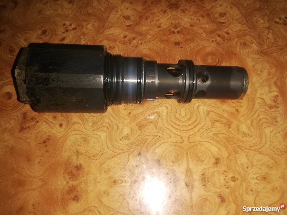 Zawór skrzyni Massey Ferguson 8210 8220 8240 Maszyny rolnicze Siemiatycze