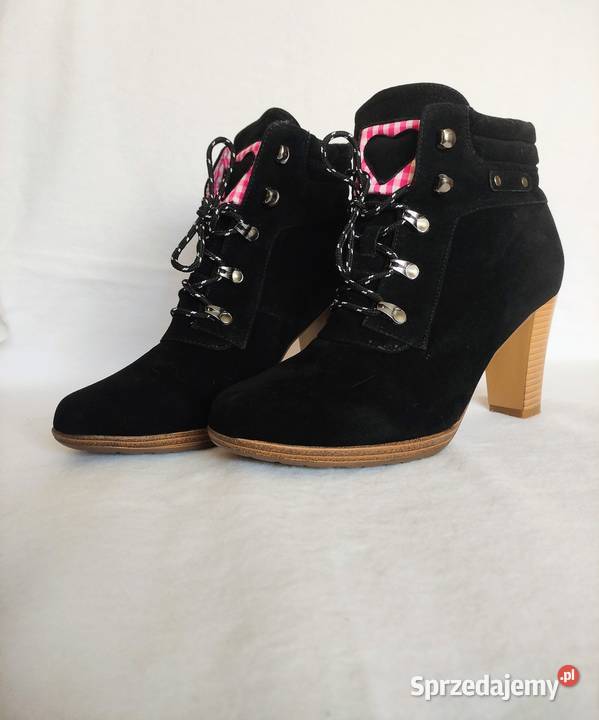 Nowe zamszowe botki Bonprix na obcasie Giżycko