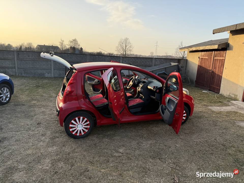 Peugeot 107 l 2011 5 drzwi benzyna niski nieuszkodzony Ozorków