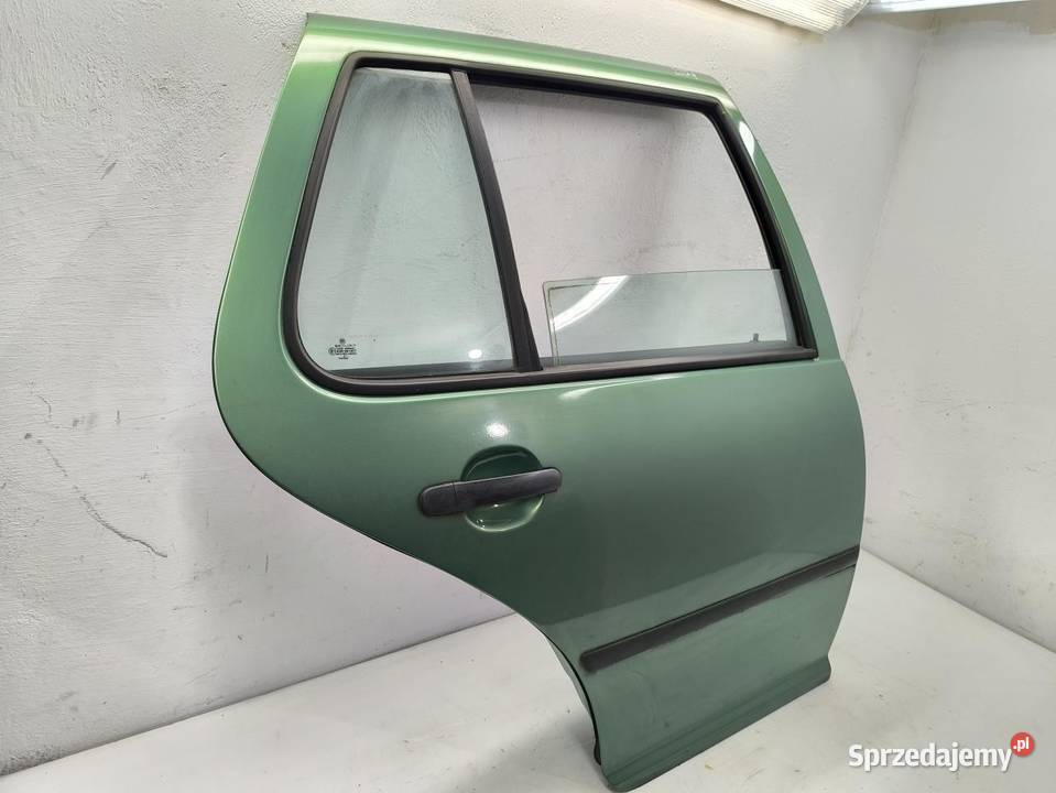 DRZWI PRAWY TYŁ VW GOLF IV 14 osobowe Części samochodowe