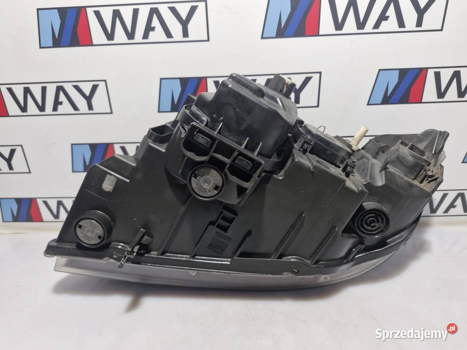 BMW E90 E91 LAMPA PRAWA PRAWY PRZÓD 7202574