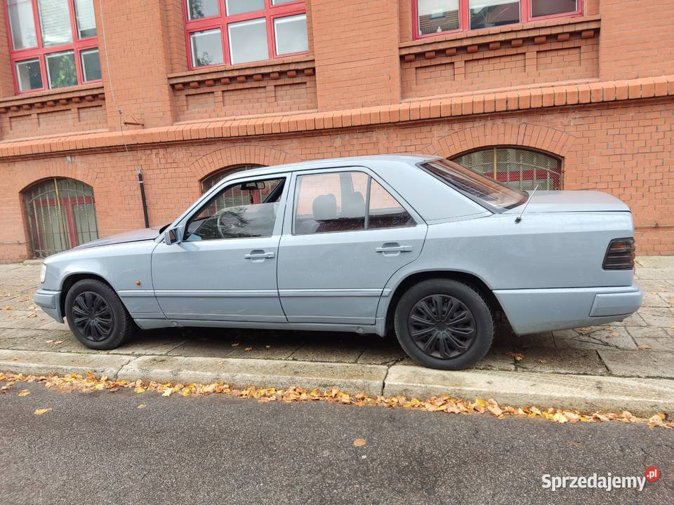 MERCEDES 124 sedan 1988 poj 23 benzgaz Skrzynia Elbląg sprzedam