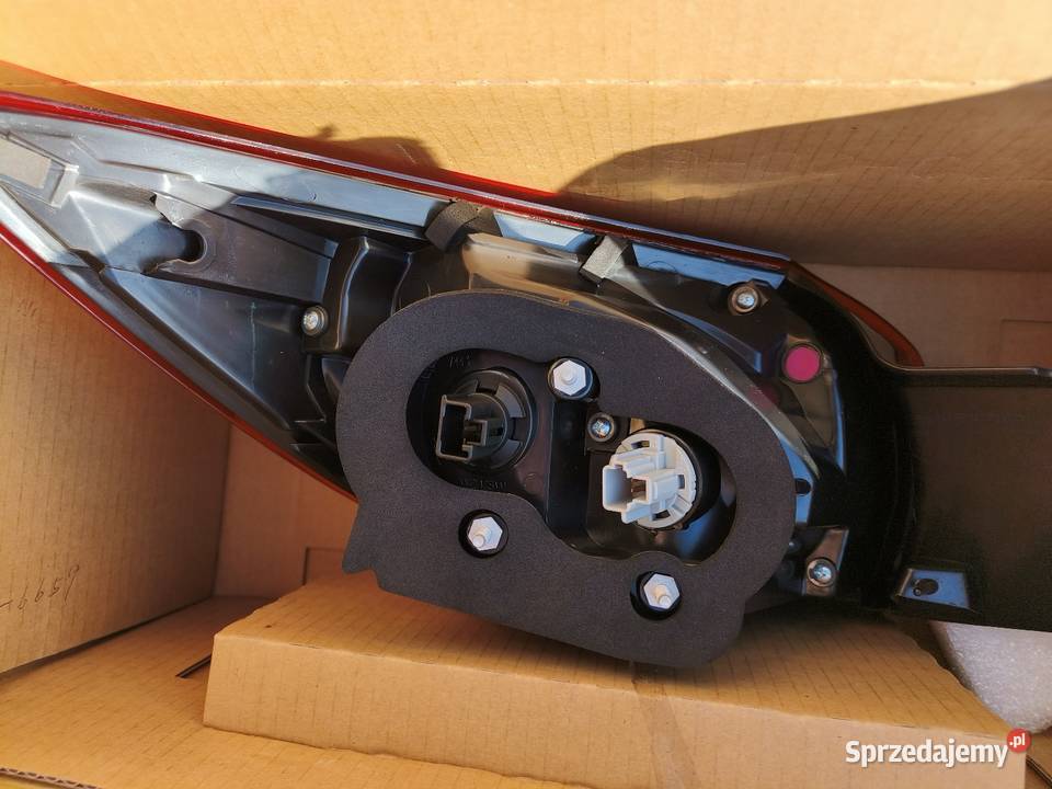 Lampa tylna prawa Mazda 3 2017 nowa Lubartów