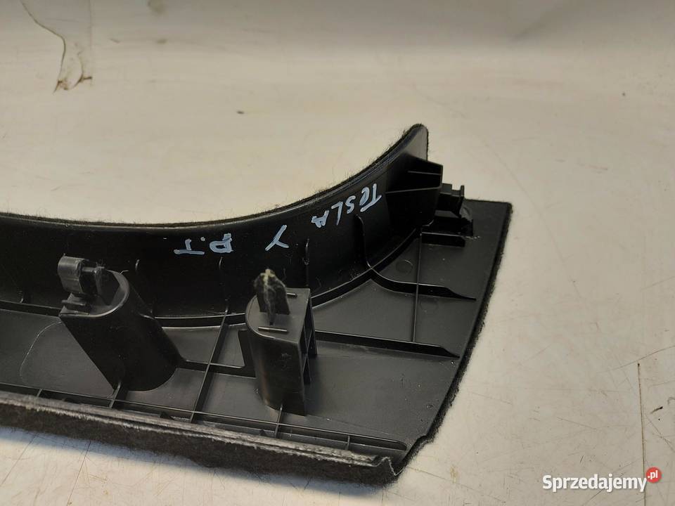 TESLA MODEL Y 2 LISTWA OSŁONA BAGAŹNIKA PRAWY Osłony i zaślepki