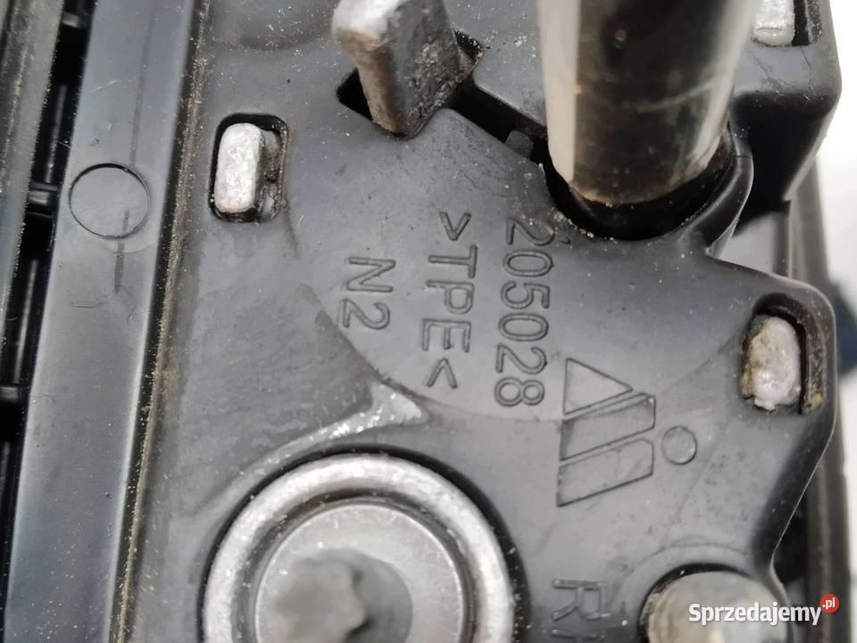 LUSTERKO PRAWE 9PIN EUROPA 205028 Renault Captur osobowe świętokrzyskie sprzedam