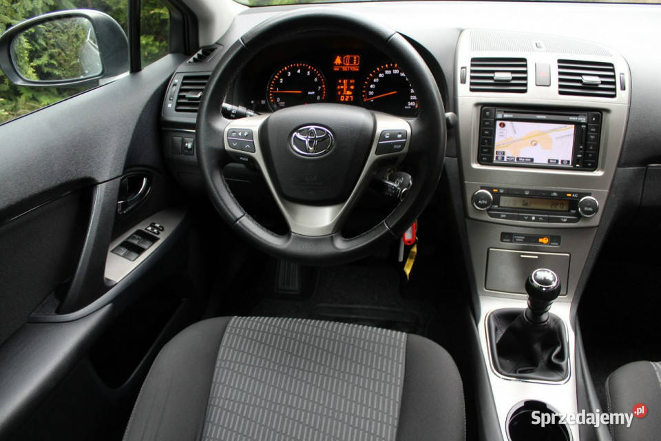 Toyota Avensis 147 Benzyna Przebieg 96 Sedan III światła do jazdy dziennej